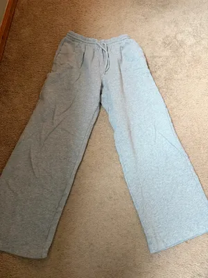 Old navy grey sweatpants  thumbnail 1