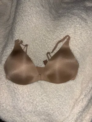 SKIMS Push-Up Bra Wireless Form thumbnail 4