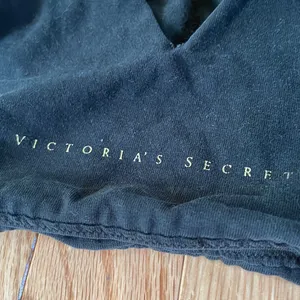 Victoria's Secret Sports Bra Womens Small Black Spell Out Logo Athletic thumbnail 4