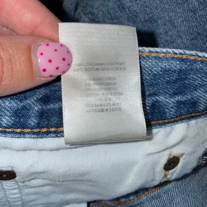 Denim Forum The Ex Boyfriend Short Women 28 Blue Excellent Distressed Cut Off thumbnail 6