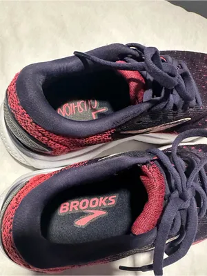 Brooks Women’s Navy & Pink Running Sneakers size 6 thumbnail 5