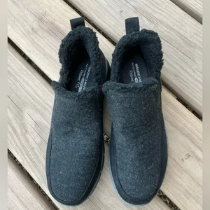 Skechers slip ons 🌟🌟🌟 thumbnail 11
