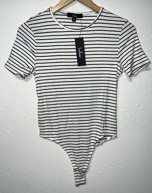 New Lulus White and‎ Black Striped Short Sleeve Bodysuit Women’s Size Medium thumbnail 1