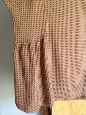 Soft Waffle Knit Camel Brown Babydoll Top Women Medium Bohemian Hailey & Co NWT thumbnail 3