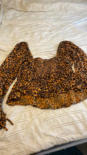 Urban Outfitters thumbnail 4