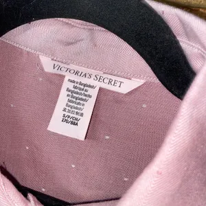 Victoria's Secret Nostalgia Rose Herringbone Pink Pajama Top Women's Size Small thumbnail 6