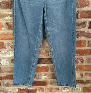American Eagle Mom Straight Jeans High Rise Medium Wash thumbnail 4