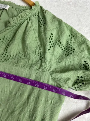 Wonderly Eyelet Button-Front Blouse thumbnail 8