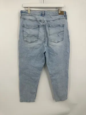 American Eagle Outfitters Strigid Mom Jeans Size 14 Short Light Wash thumbnail 8