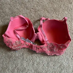 Victoria's Secret Lined Demi Pink and Gold Lace Bra Size 32C thumbnail 3