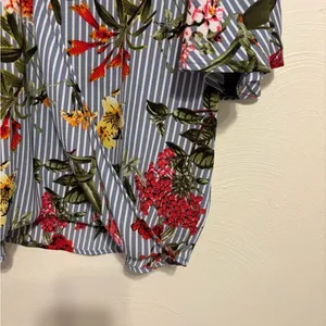 Umgee Blue Striped Floral V-Neck Blouse with Multicolor Blooms thumbnail 8
