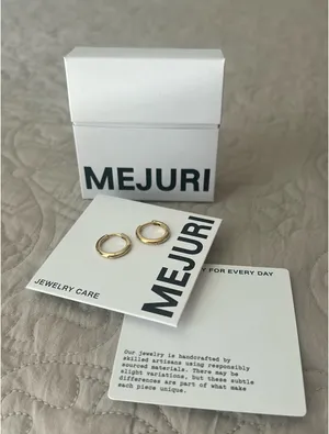 Mejuri hoops  thumbnail 2
