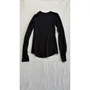 Lululemon Athletica Black Ribbed Knit Long Sleeve Crew Neck Curved Hem Top 4355 thumbnail 3