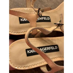 KARL LAGERFELD‎ PARIS DEMAS Ankle Strap Heel Nude Patent US 7 Sandals thumbnail 7