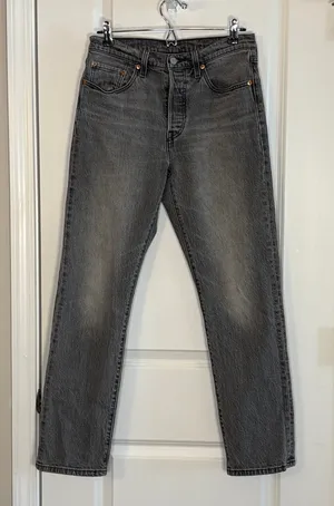Levi's 501 Jeans Women 28x30 Grey Denim Original Fit Button Fly Stretch 5 Pocket thumbnail 1