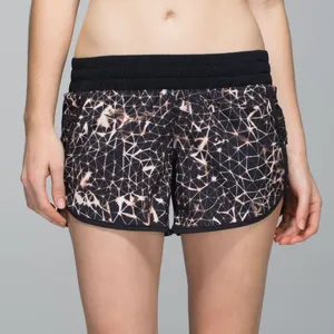 Lululemon‎ Tracker Short III in Star Crushed Multi / Black *4-way Stretch thumbnail 1