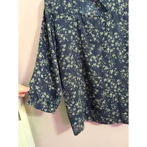 41 Hawthorne Blue Floral Print Blouse Women's Size M‎ Keyhole Back 3/4 Sleeve thumbnail 5