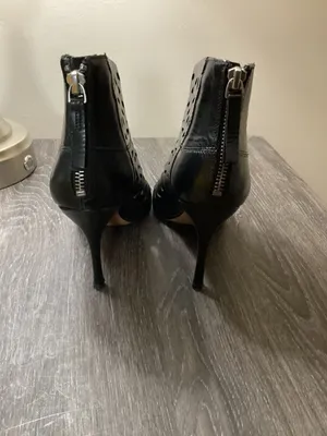 Nine West Darenne Heeled Bootie Size 8.5M Black Leather Cutout thumbnail 3