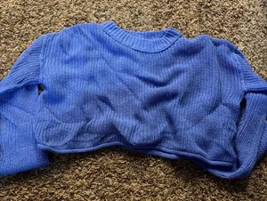 Cropped blue sweater target  thumbnail 1