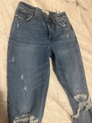 Mom Jeans thumbnail 2