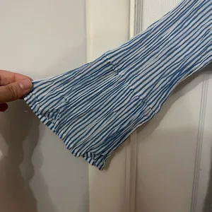 Abercrombie‎ & fitch striped embroidered top small thumbnail 2
