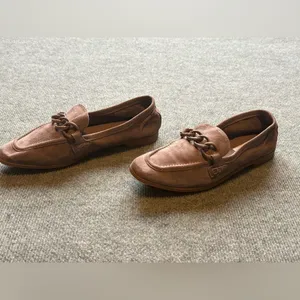 Steve Madden Beige Famed Suede Leather Slip On Loafer Chain Accents thumbnail 7