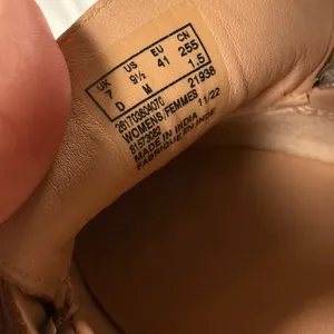 Clarks Orianna Edge Tan Cream Leather Chain Lug Sole Loafers Academia Fall 9.5M thumbnail 2