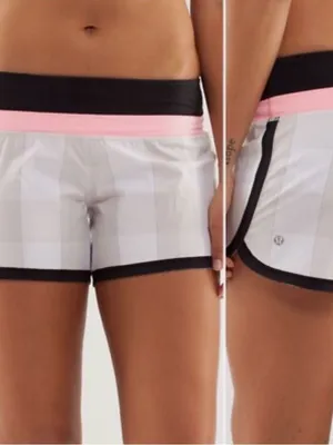 Lululemon Groovy Run Short Dune Gros Gingham Plaid Bleached‎ Coral/Black Size 4 thumbnail 2
