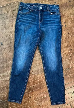 American Eagle curvy hi-rise size 8 distressed jeggings thumbnail 1