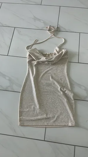 ThirtyOne Boutique Sparkling halter dress thumbnail 2