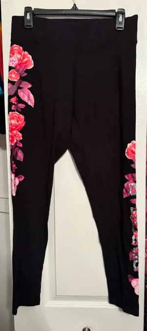 PINK Victoria's Secret Yoga Leggings thumbnail 2