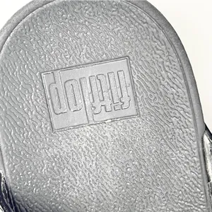 FIT FLOP Black Silver Buckle Thong Flip Flops 8 Beach Summer Spring thumbnail 9