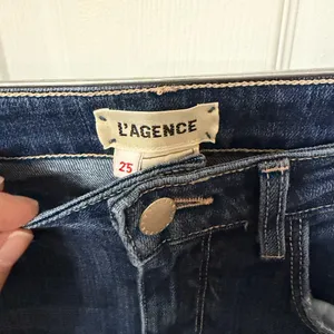 L’AGENCE distressed knee jeans size 25‎ thumbnail 4