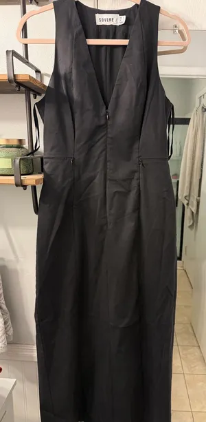 Sovere V-Neck Black Sleeveless Maxi Dress thumbnail 1
