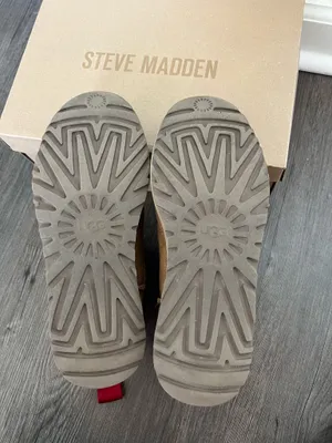 UGG Mini Logo Zip Boots thumbnail 5
