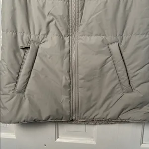 The North Face reversible women’s sherpa vest cream thumbnail 3