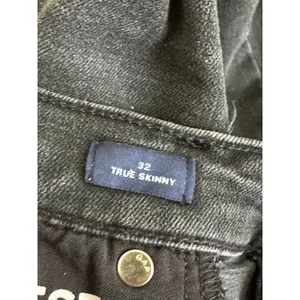 GAP Jeans Women 32 Black Denim True Skinny‎ Button Fly Raw Hem Cotton Blend thumbnail 6