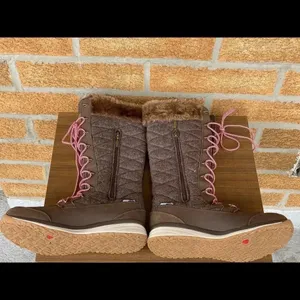 Salomon tall fur boots size 7.5 thumbnail 6