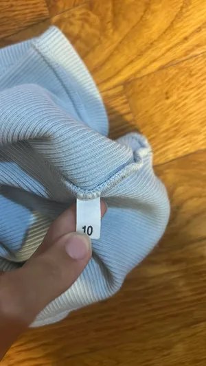 brandy melville baby blue tank top thumbnail 3