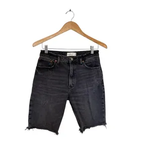 Abercrombie & Fitch High Rise 9” Short In Washed Black Size 26 thumbnail 2