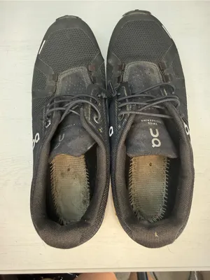 On Cloud 5 All Black Mesh Low Top Sneakers sz 8.5 thumbnail 5