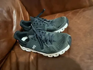 On Cloud Shoes thumbnail 3