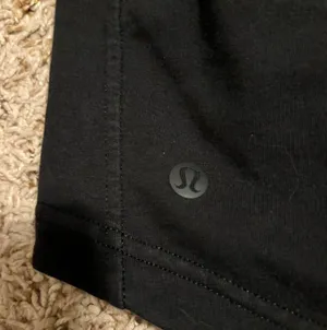Lululemon size 10 shorts thumbnail 6