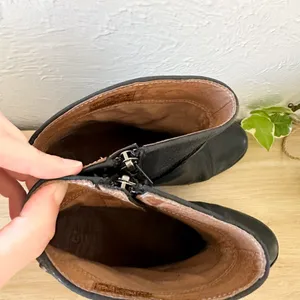 UGG | Annie Ankle Block Heel Boot‎ in Black and Brown Women's 8.5 thumbnail 6