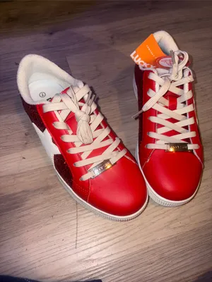 Women’s Red Glitter Star Low-Top Sneakers with White Star Accent lucky step thumbnail 4