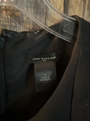 Ann Taylor Black Sleeveless Shift Dress with Bow Detailing. Size 4 38 length x 17 thumbnail 5