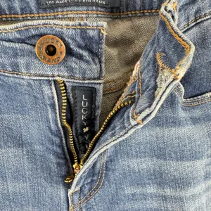 Lucky Brand Sweet Straight Jeans Womens 6/28 Medium Wash Blue Straight Leg Denim thumbnail 3
