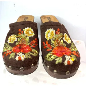 Mudd 8 Y2K Desert Bloom Embroidered Suede Wooden Clogs Brown Floral thumbnail 6