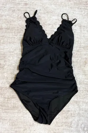 Charmo Women’s Medium UPF 50 Black One Piece Swimsuit Scallop Triangle Cut out thumbnail 1