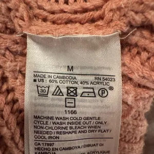 Old Navy Women's Pink Cardigan Sweater thumbnail 4